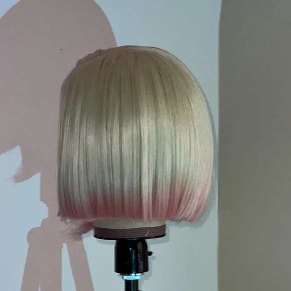 Synthetic bob blonde wig - Picture 3 of 8